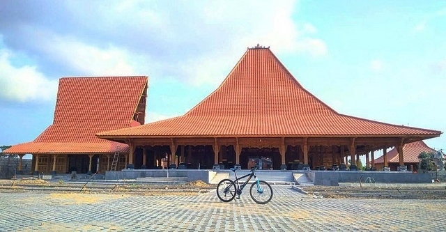 Mengenal Lebih Dekat Bangunan Joglo (1)