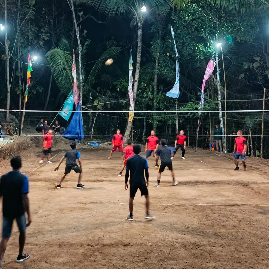 Warga Padukuhan Pandu Peringati HUT Kemerdekaan RI Ke-79 dengan Pertandingan Bola Voli Antar RT